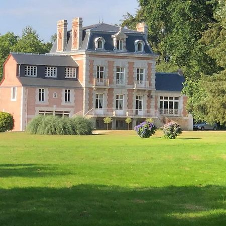Chateau De La Chasse Beauvais Romagne  Zewnętrze zdjęcie